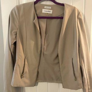 Calvin Klein Beige Cropped Blazer Size 8 Shoulder Pads Career Classic Neutral